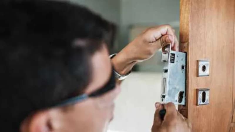 Смяна на заключващ механизъм