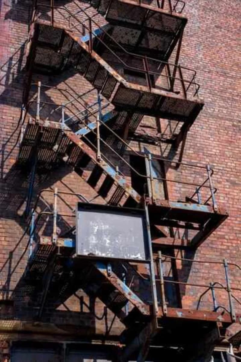 Демонтаж на съществуваща конструкция