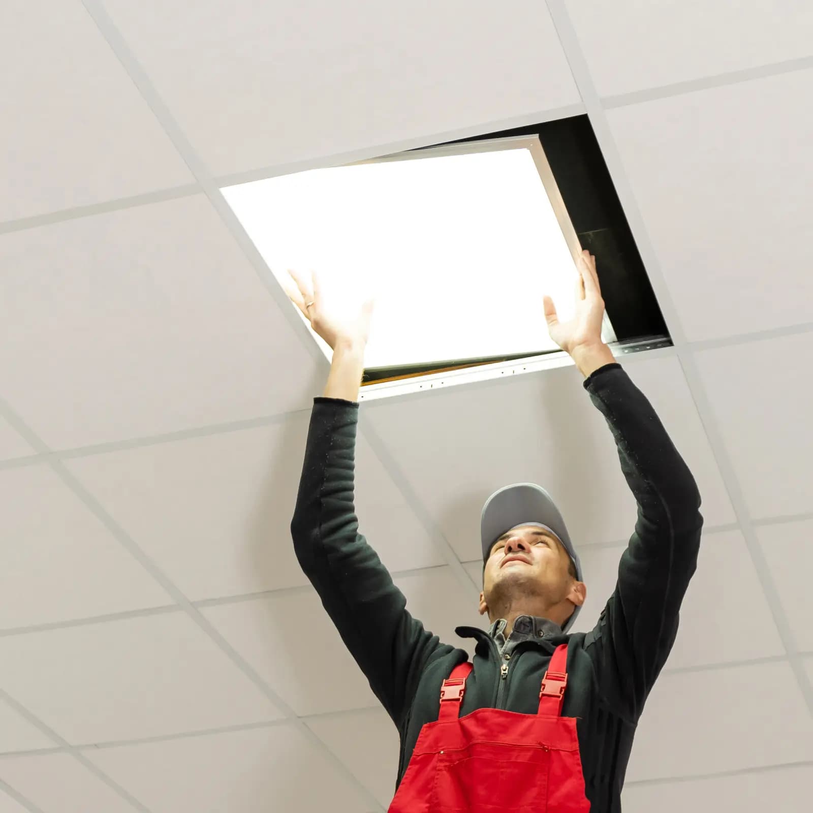 Монтаж на LED panel 30х120 см OM