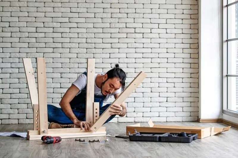 Сглобяване на маса