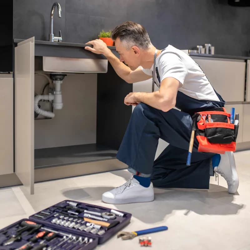 Монтаж на шкаф за мивка