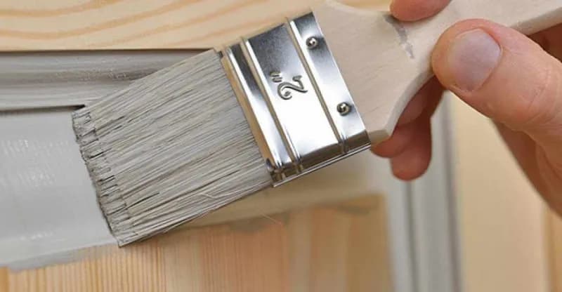 Боядисване с обикновена боя върху плоска повърхност