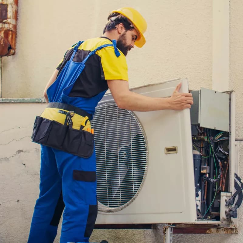 Почистване на външно тяло на климатик